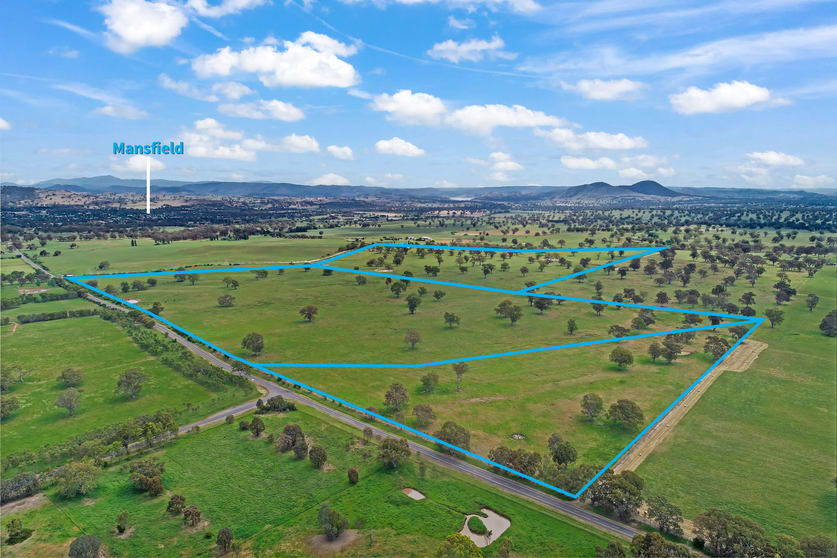 Click to view all images 3 Carlisle Hill Road Mansfield VIC 3722 - Image 1