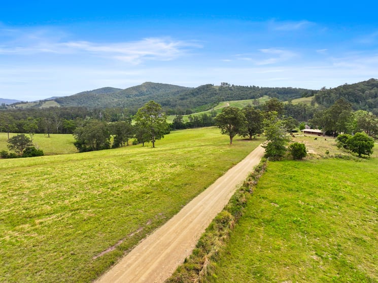 Click to view all images 273 Roelands Drive Brombin NSW 2446 - Image 3