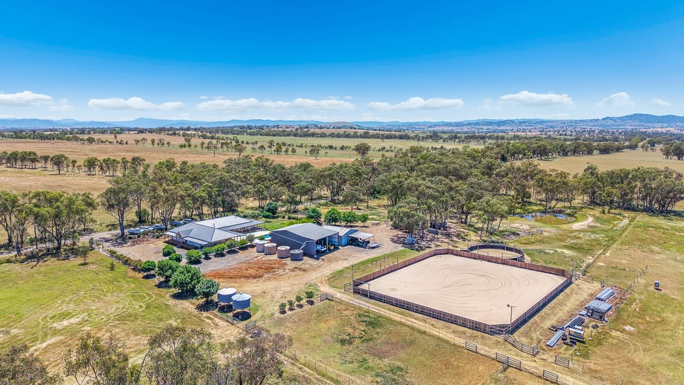 Click to view all images 555 Bartons Lane Duri NSW 2344 - Image 1