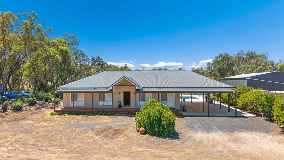 Click to view all images 555 Bartons Lane Duri NSW 2344 - Image 3
