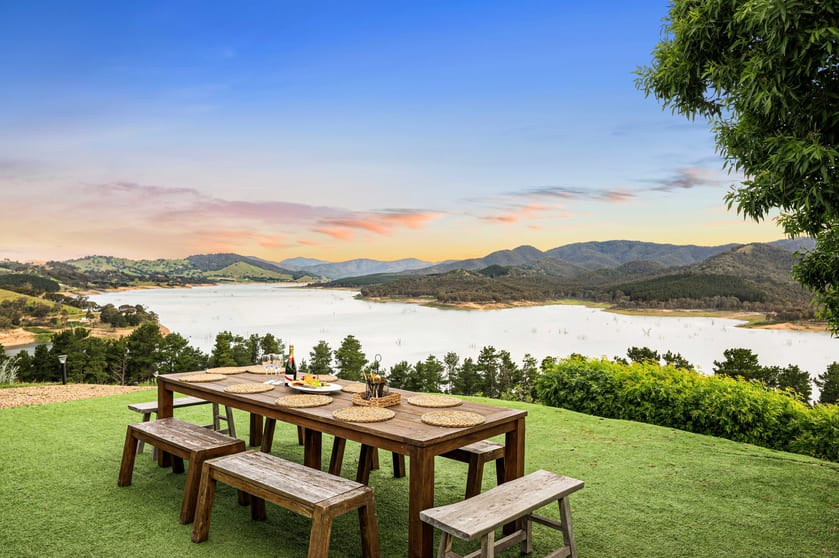 320 Banumum Road Mansfield VIC 3722 - Image 1