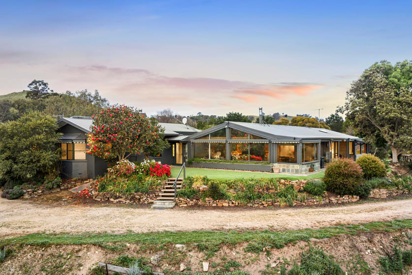 320 Banumum Road Mansfield VIC 3722 - Image 3