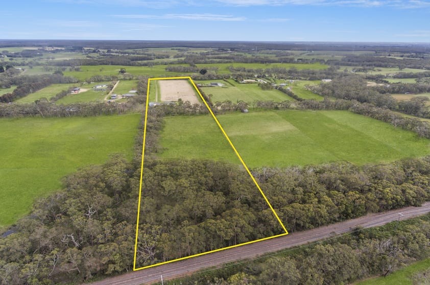 Click to view all images 52 Berrys Road Gorae VIC 3305 - Image 2