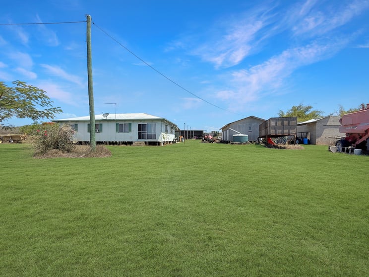 Click to view all images 42 Seward Road Dimbulah QLD 4872 - Image 2