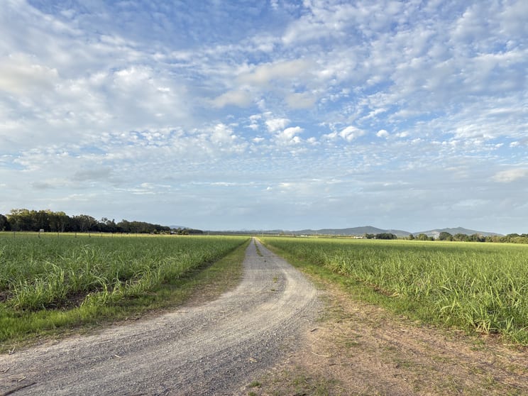 Click to view all images 2/ Sievers Road Oakenden QLD 4741 - Image 2