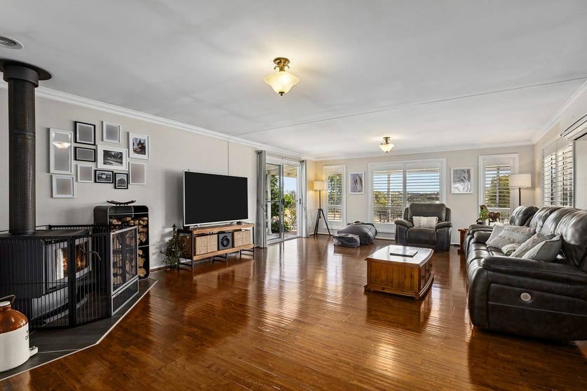 124 Bendenine Road Binalong NSW 2584 - Image 3