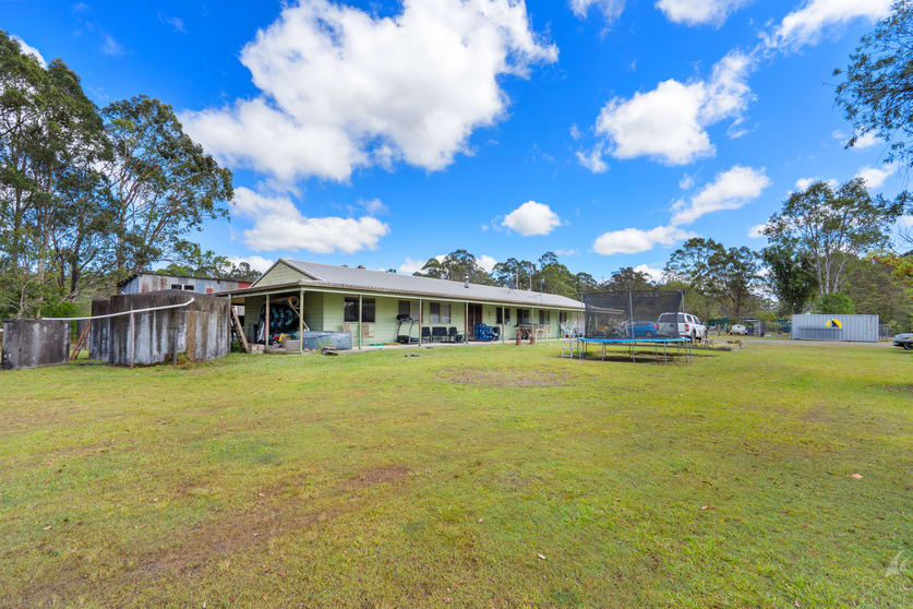Click to view all images 13119 Pacific Highway Coolongolook NSW 2423 - Image 2