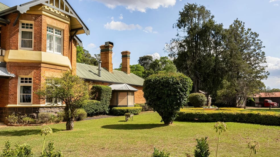 Click to view all images 37 Blair Athol Road Inverell NSW 2360 - Image 2