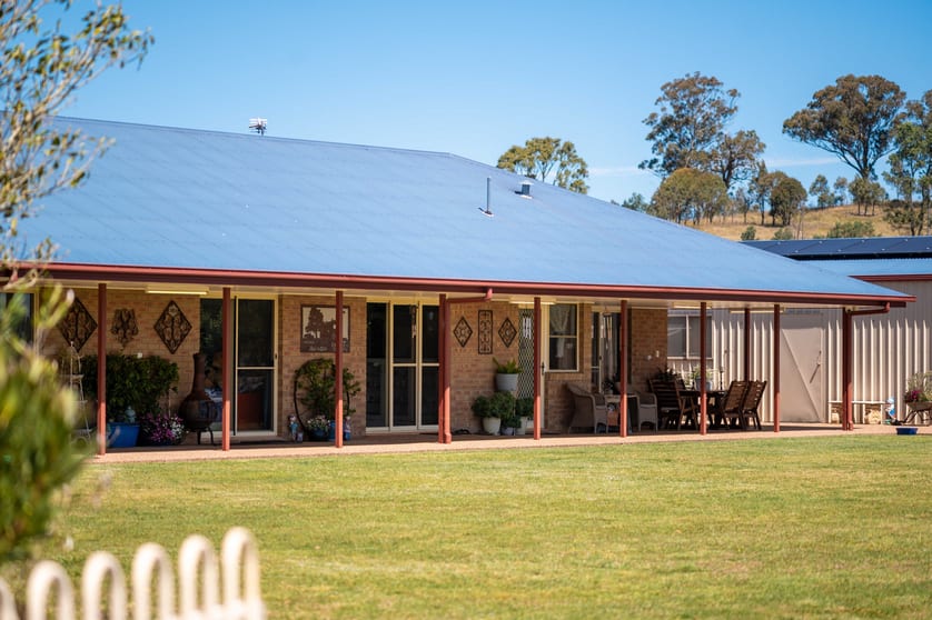 Click to view all images 4 Brown Road Dalveen QLD 4374 - Image 1