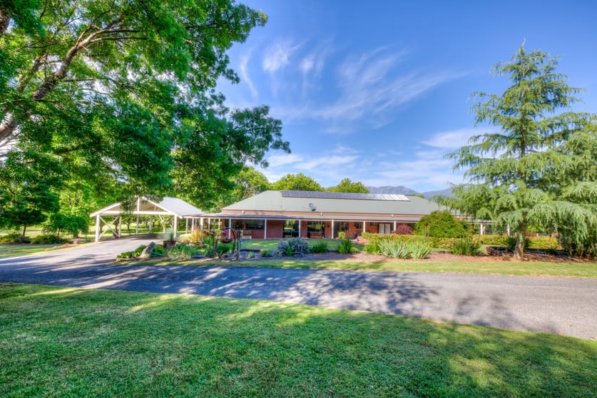 119 McConnells Lane Porepunkah VIC 3740 - Image 2