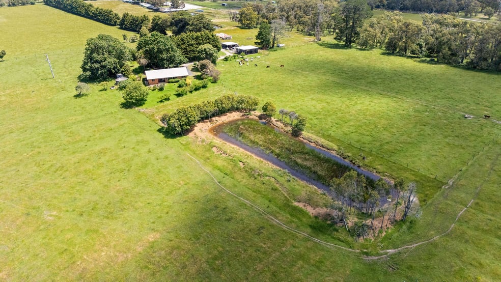 Click to view all images 160 Seymour Road Nar Nar Goon North VIC 3812 - Image 2