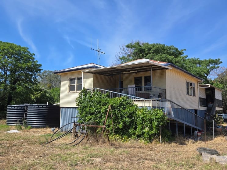 Click to view all images 88 Amaroo Way Eugowra NSW 2806 - Image 2