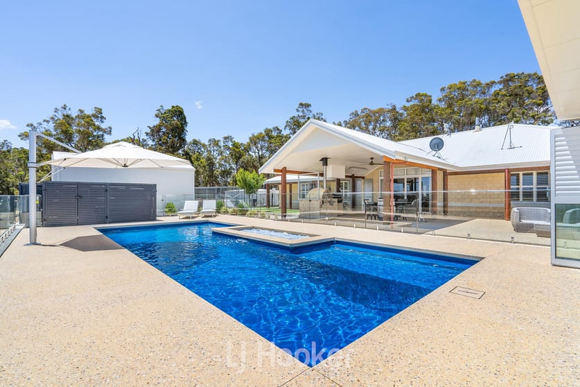 Click to view all images 2210 Jindong-Treeton Road Rosa Brook WA 6285 - Image 2