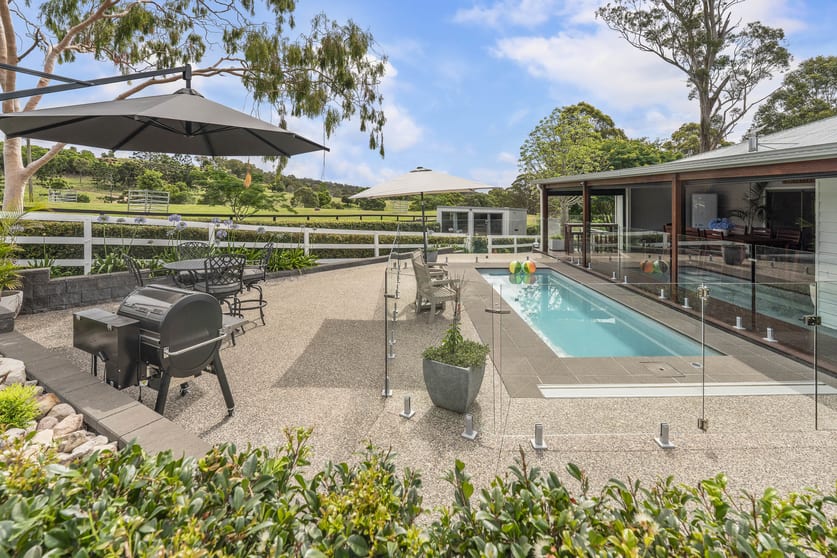 Click to view all images 11 Creed Road Pechey QLD 4352 - Image 2