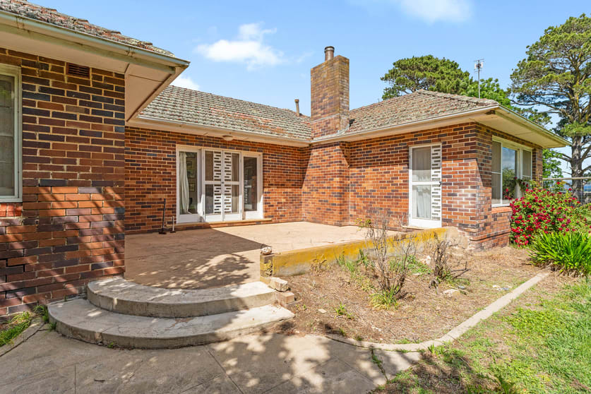 Click to view all images 302 Painters Lane, Tirrannaville via Goulburn NSW 2580 - Image 2