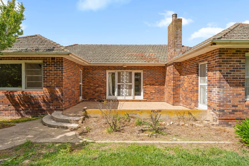 Click to view all images 302 Painters Lane, Tirrannaville via Goulburn NSW 2580 - Image 3