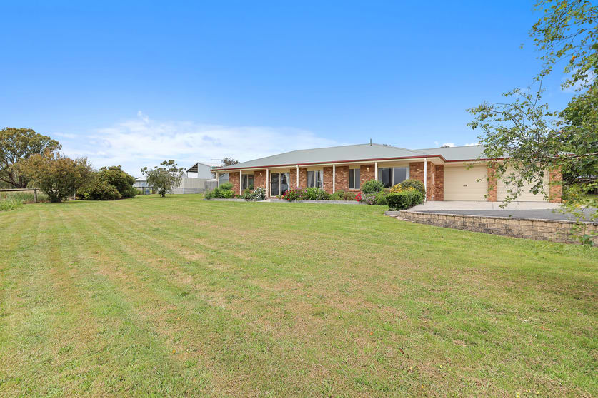 Click to view all images 15 Geale Street Meeniyan VIC 3956 - Image 1