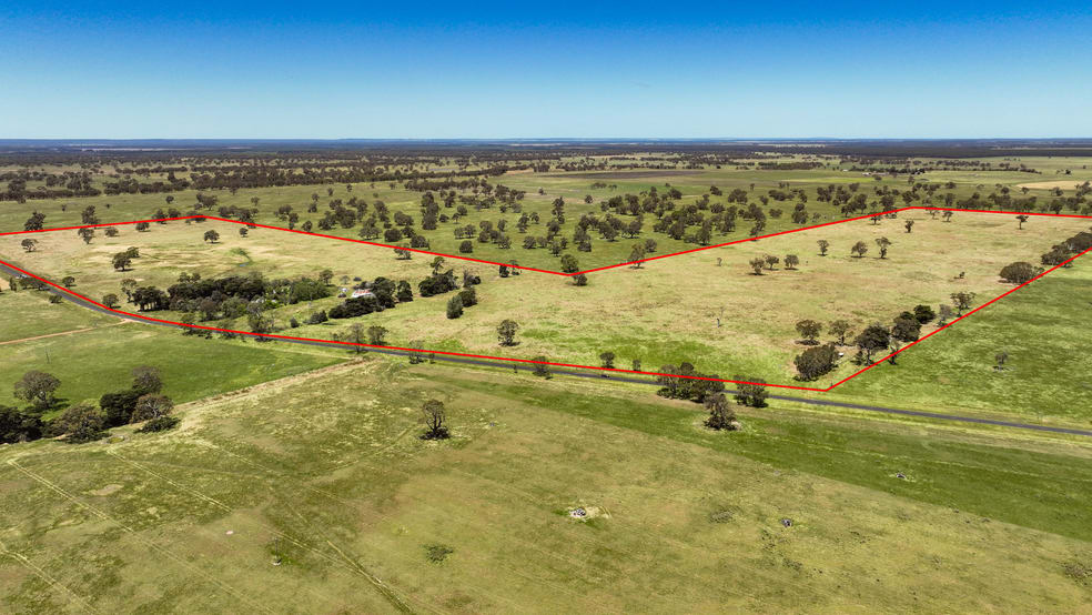 Click to view all images 3133 Glenelg Highway Strathdownie VIC 3312 - Image 2