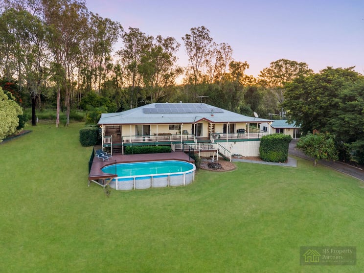 Click to view all images 151 - 153 Sundown Court Tamborine QLD 4270 - Image 2