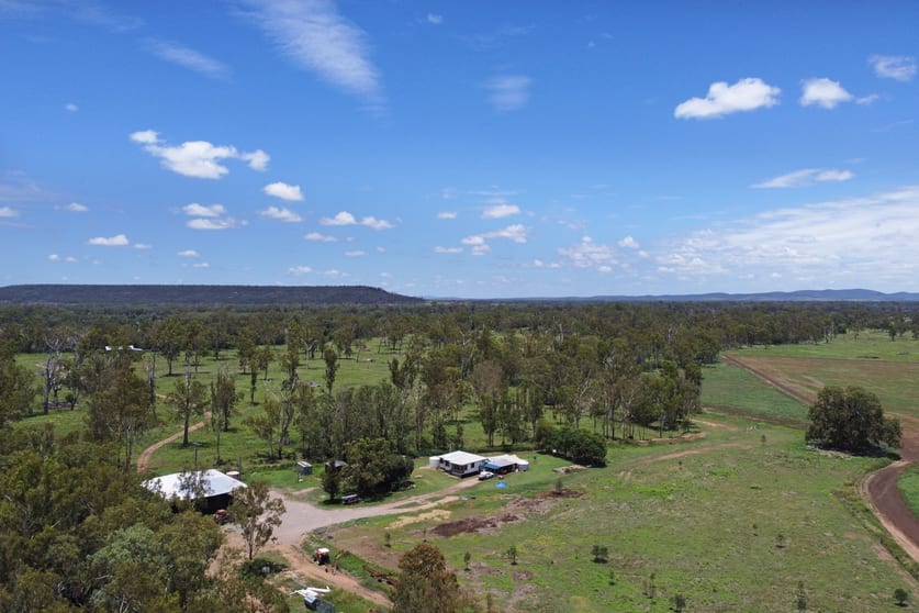 Click to view all images 220 Dingles Road Dixalea QLD 4702 - Image 1