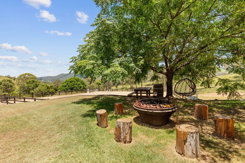Click to view all images 147 Geiger Road Upper Glastonbury QLD 4570 - Image 3