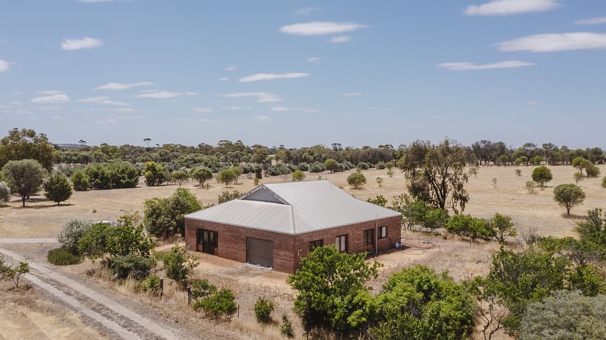 Click to view all images 2 York Road Popanyinning WA 6309 - Image 1