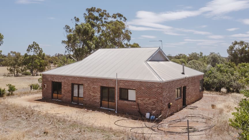 Click to view all images 2 York Road Popanyinning WA 6309 - Image 2