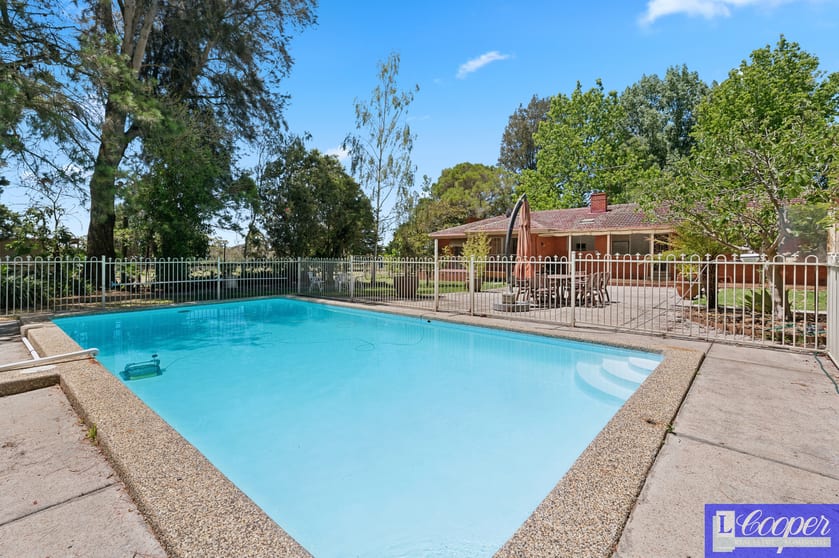 Click to view all images 284 Coolart Road Moorooduc VIC 3933 - Image 2