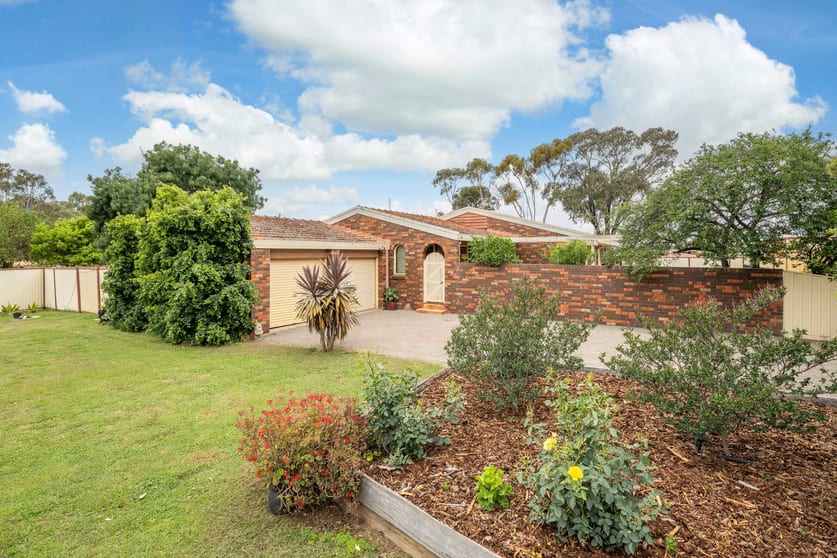 Click to view all images 130 River Road Kialla VIC 3631 - Image 2