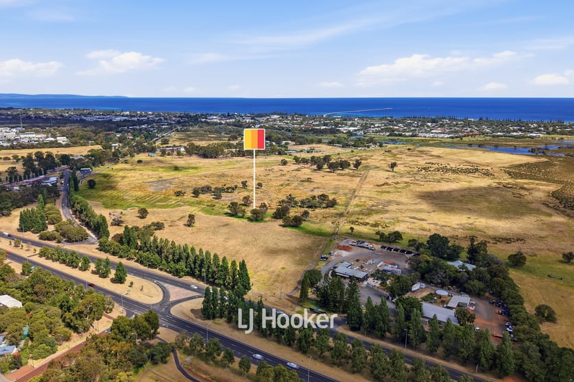 Click to view all images 7/ Bussell Highway Reinscourt WA 6280 - Image 3