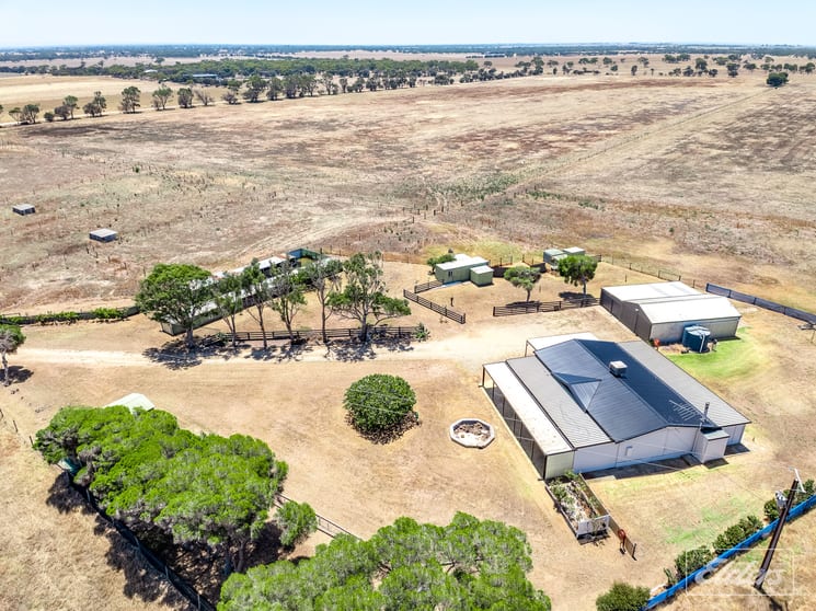 87 Thorpe Road Clayton Bay SA 5256 - Image 2