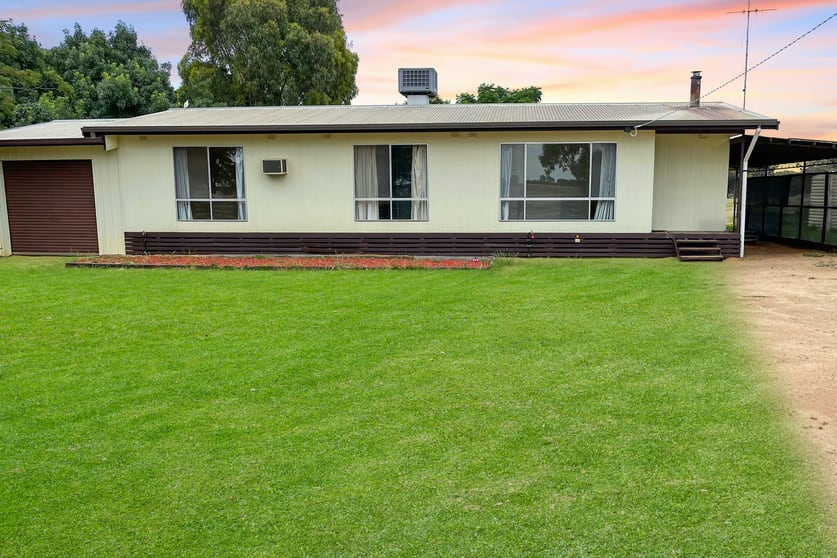 Click to view all images 18 Lyles Road Nathalia VIC 3638 - Image 2