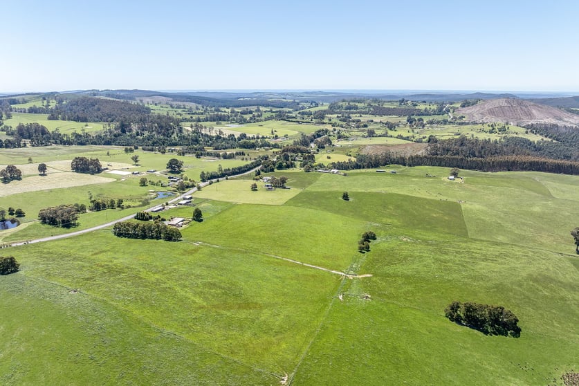 Click to view all images 696 Golconda Road Lebrina TAS 7254 - Image 2