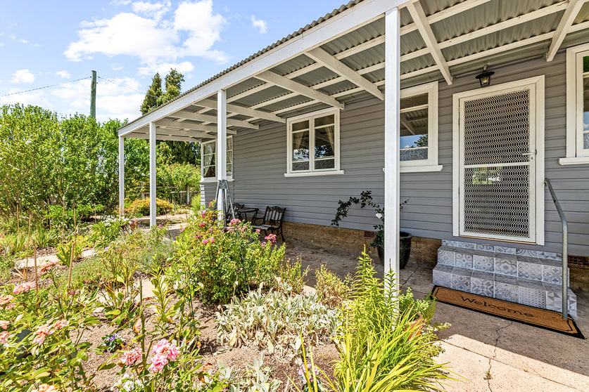 Click to view all images 1381 Jerrawa Road Gunning NSW 2581 - Image 2