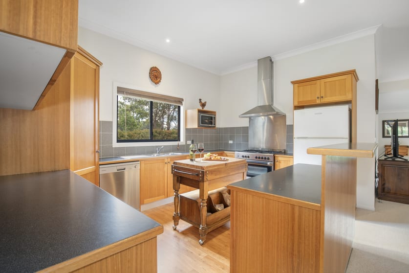 Click to view all images 652 Mount Lindesay Road Tenterfield NSW 2372 - Image 2