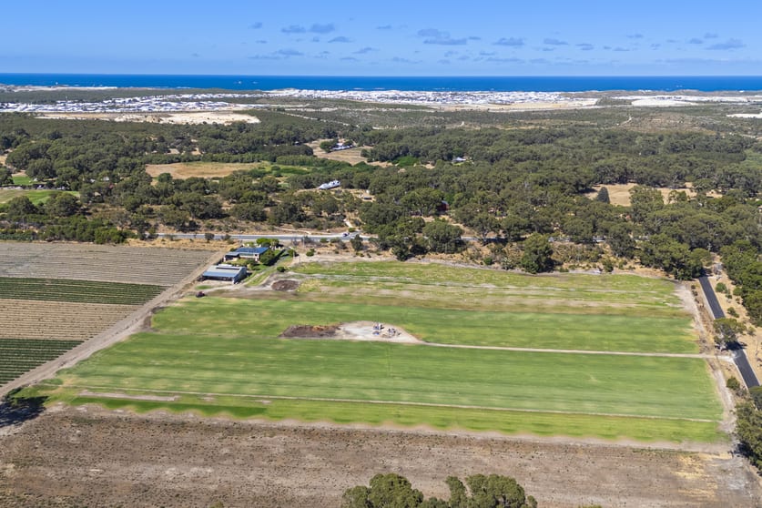 Click to view all images 3156 Wanneroo Road Carabooda WA 6033 - Image 2
