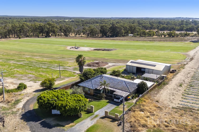 Click to view all images 3156 Wanneroo Road Carabooda WA 6033 - Image 3
