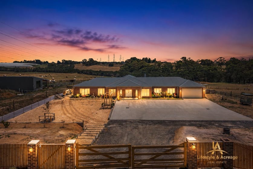 114 Old Sale Road Garfield North VIC 3814 - Image 1