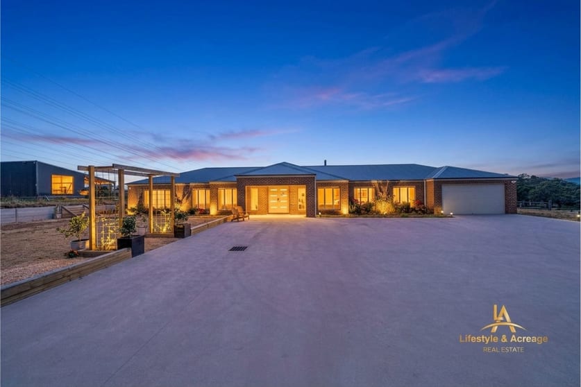 114 Old Sale Road Garfield North VIC 3814 - Image 2