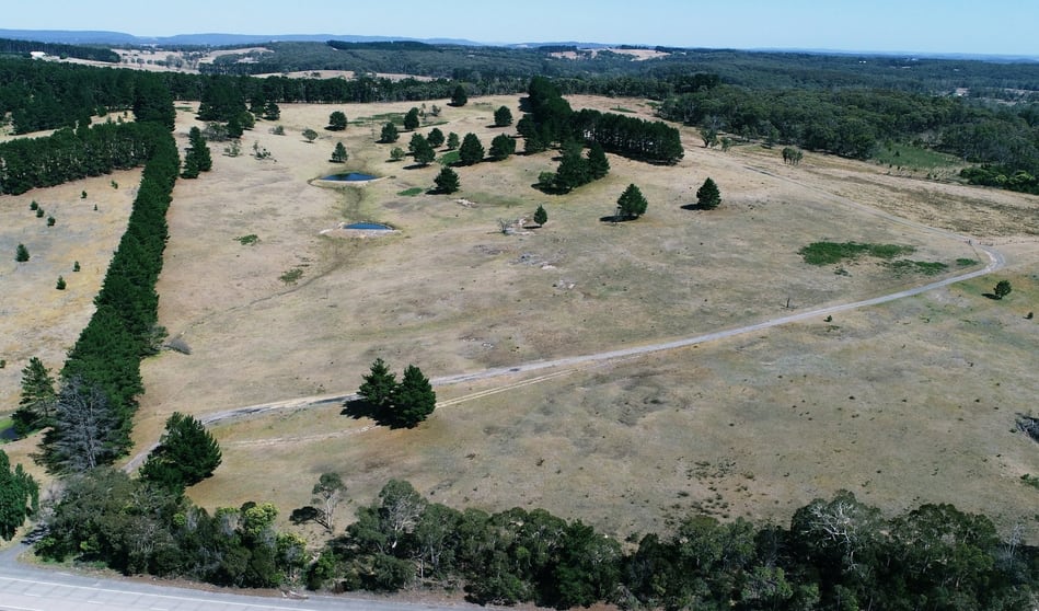 Click to view all images 14992 Hume Highway Paddys River NSW 2577 - Image 2