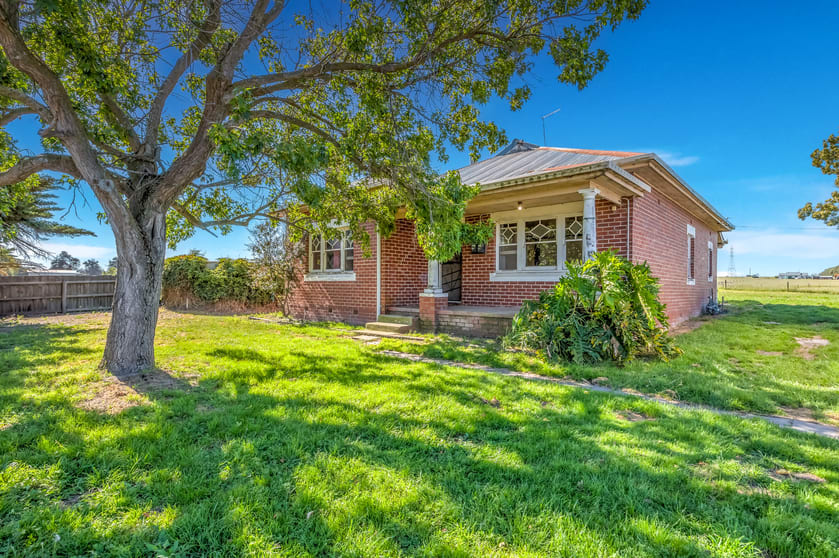 Click to view all images 299 North Canal Road Trafalgar VIC 3824 - Image 3