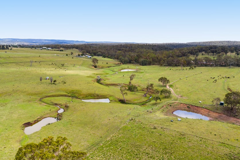Click to view all images 138 Djuan Road Crows Nest QLD 4355 - Image 3