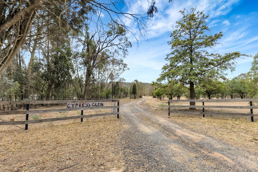 Click to view all images 387 CYPRESS DRIVE Mudgee NSW 2850 - Image 1