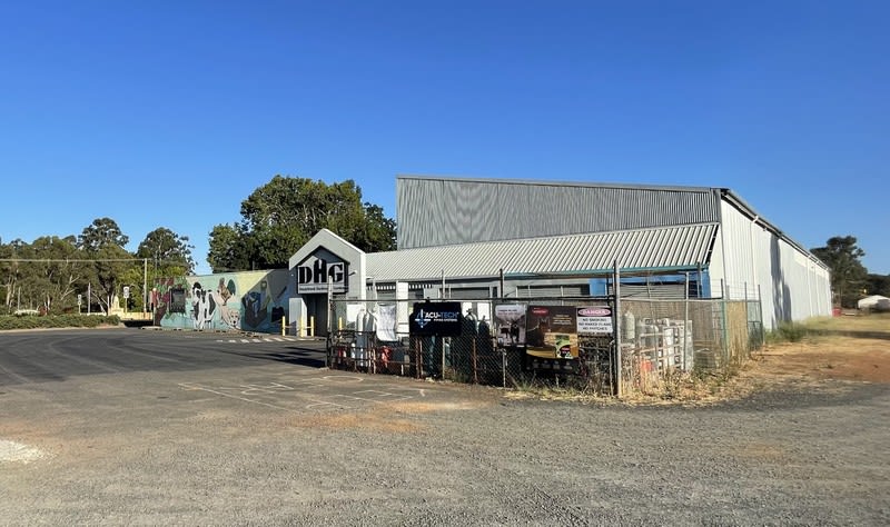 Click to view all images 47 South Western Highway Donnybrook WA 6239 - Image 3