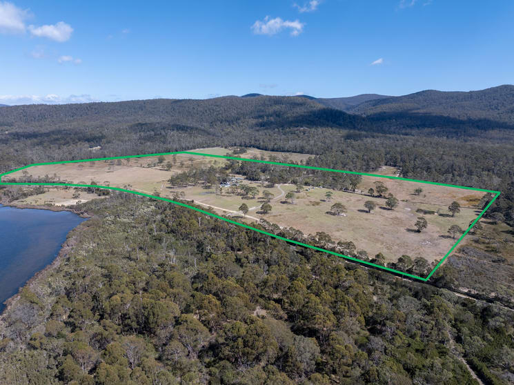 Click to view all images 18427 Tasman Highway Bicheno TAS 7215 - Image 1