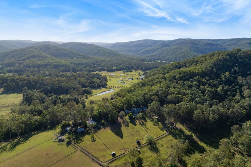 Click to view all images 56 Kemp Lane Martinsville NSW 2265 - Image 2
