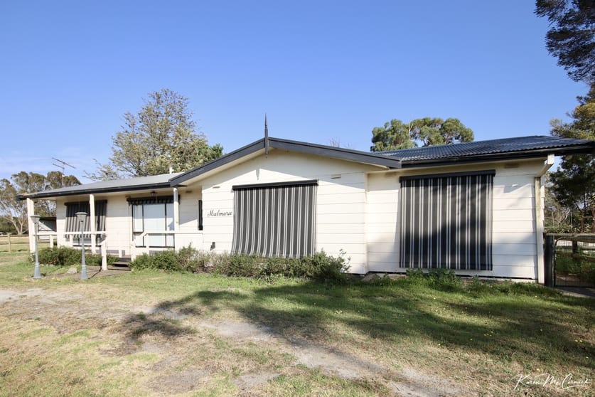 Click to view all images 130 Kooweerup-Longwarry Road Longwarry VIC 3816 - Image 1