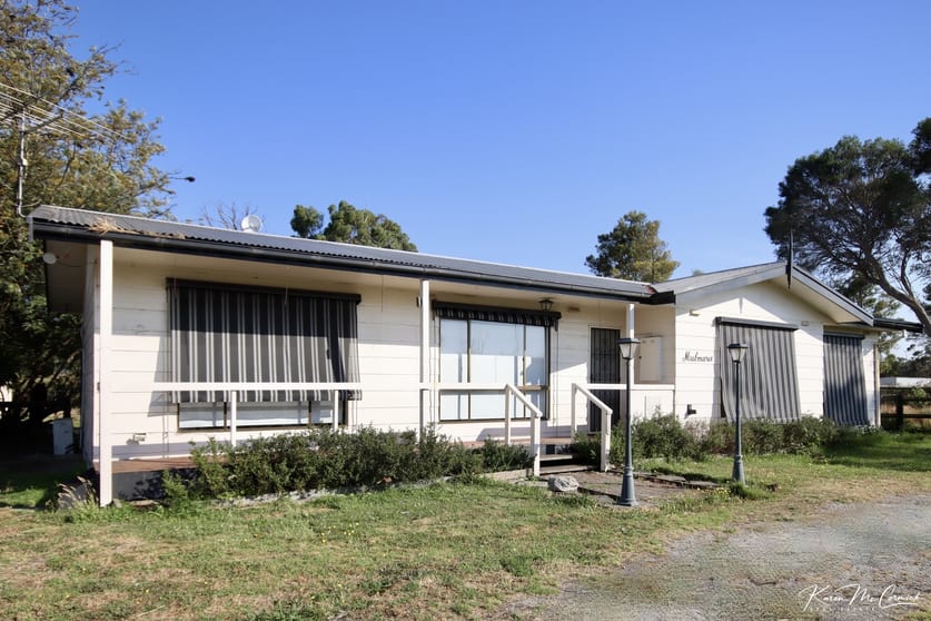 Click to view all images 130 Kooweerup-Longwarry Road Longwarry VIC 3816 - Image 2