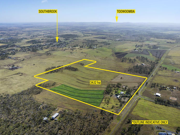Click to view all images 'Jarong' 4 Ennis View Road Southbrook QLD 4363 - Image 3