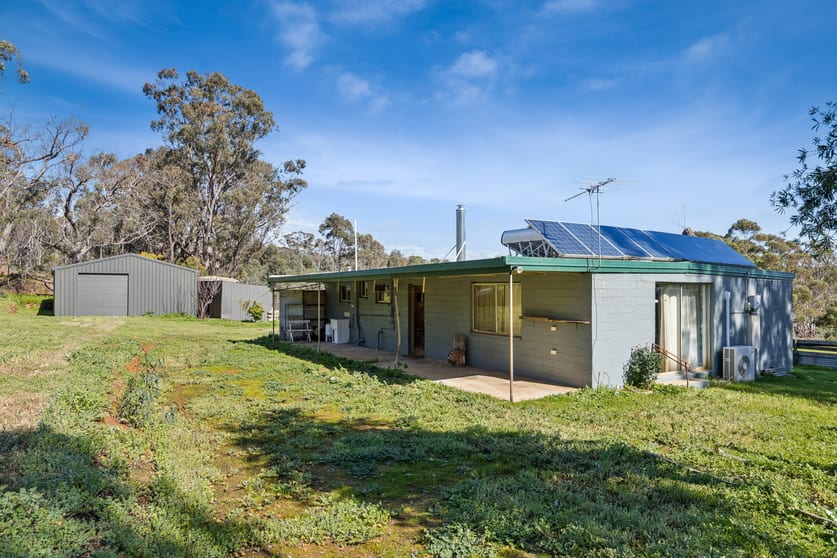 Click to view all images 1010 Northern Highway Heathcote VIC 3523 - Image 1